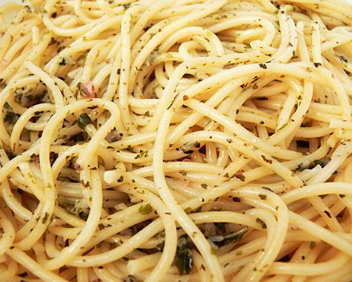 Citromos-bazsalikomos spagetti